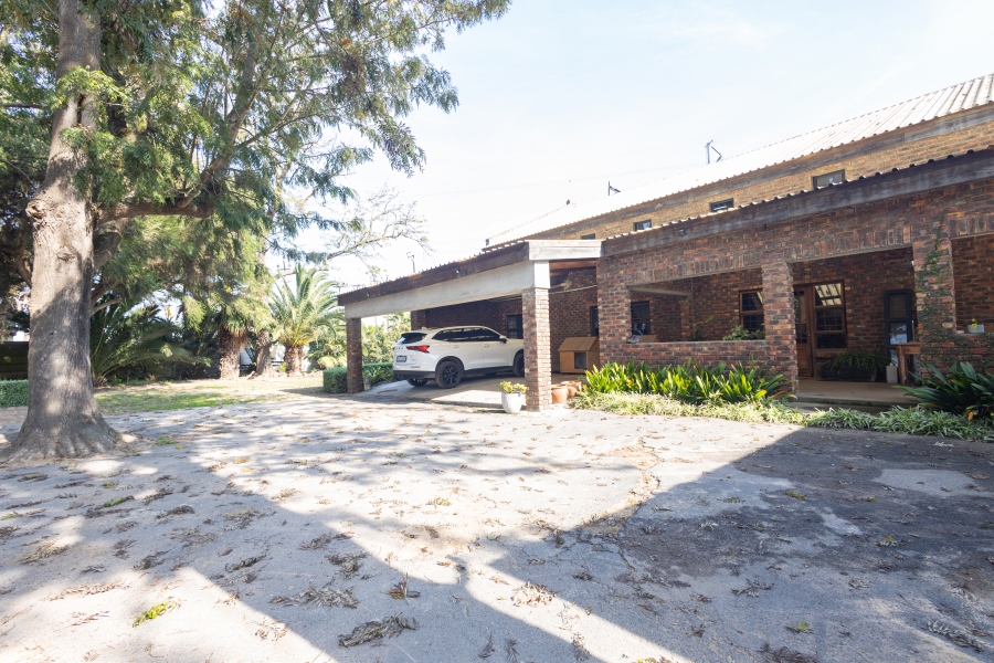 7 Bedroom Property for Sale in Penhill Western Cape